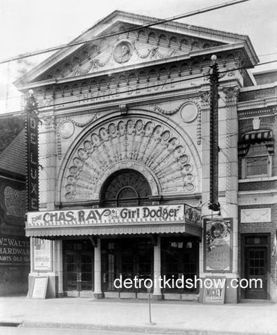 Deluxe Theatre - From Ed Golick (newer photo)